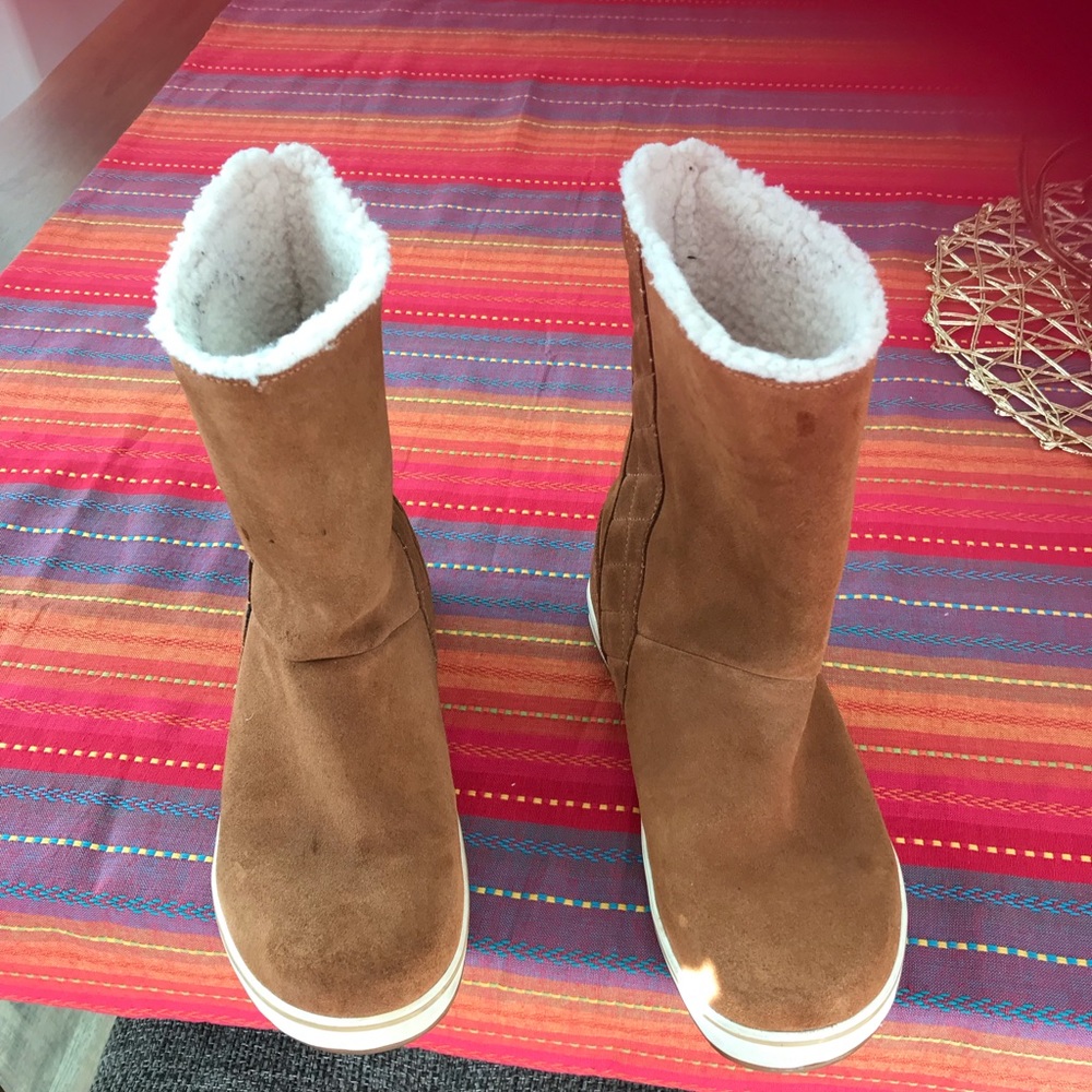 Chestnut size 8 Sorel boots